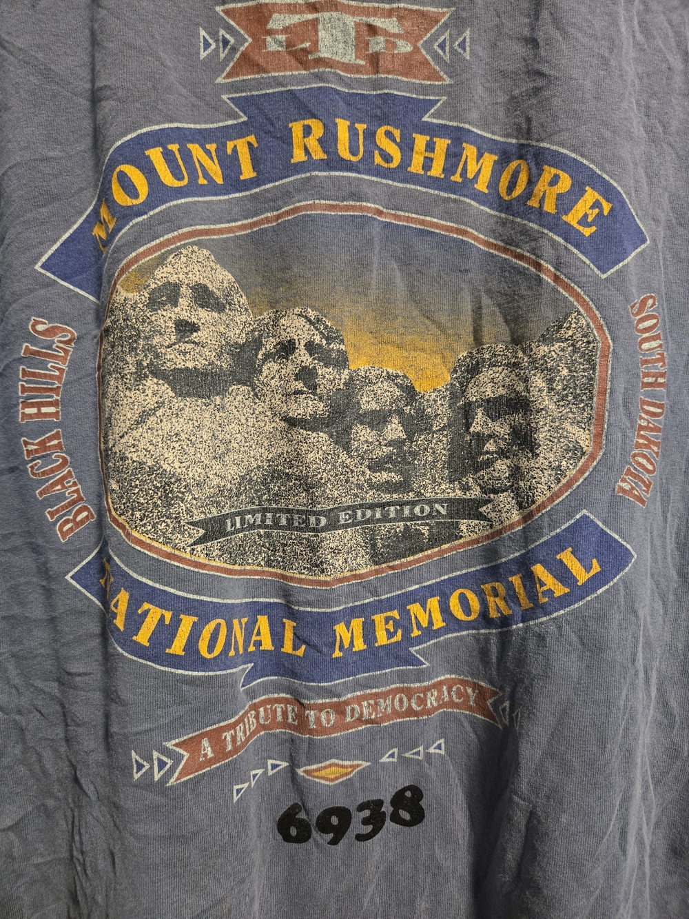Vintage 90s Mount Rushmore Tee Tshirt National Park